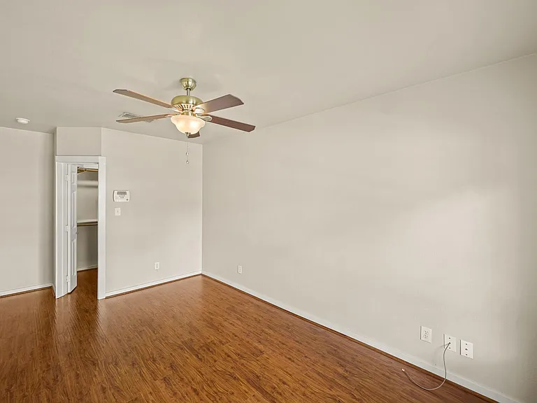 608 Northwood St — Photo 13