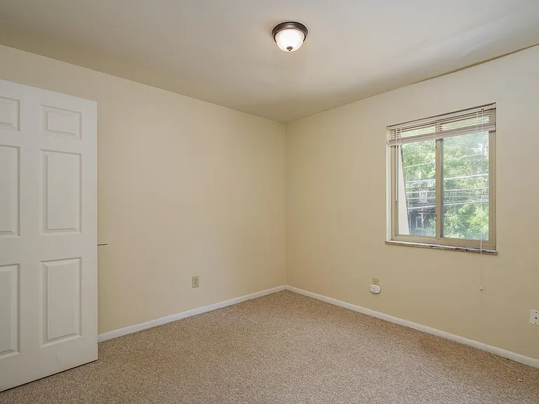 310 E 18th Ave — Photo 19