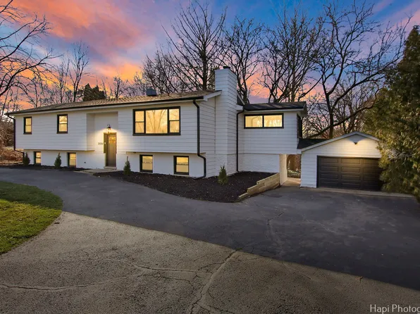 26268 N Hill Ave, Wauconda, IL 60084