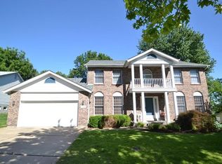 1622 La Palma Dr, Fenton, MO 63026