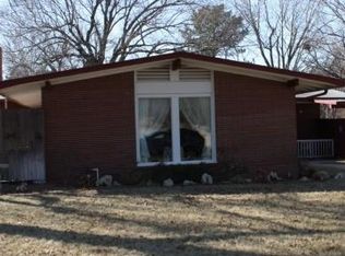 1625 E 7th Ave, Winfield, KS 67156