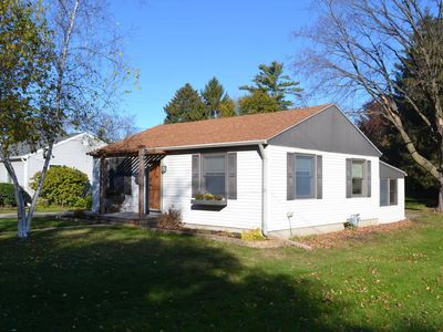 710 W Highland Ave, Oconomowoc, WI, 53066