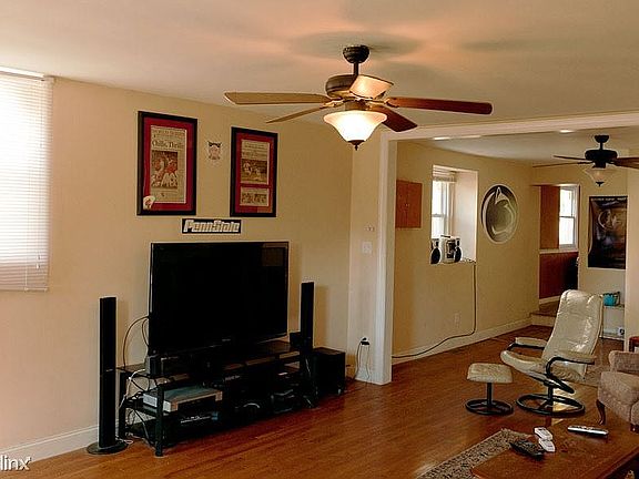 3rd image of 4719 Umbria St