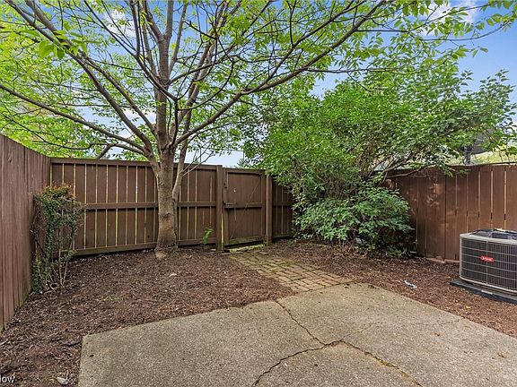 3rd image of 1651 Mentor Ave APT 906