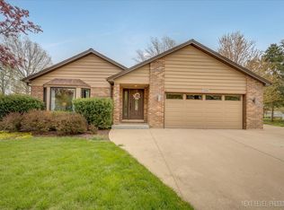 2208 Flambeau Dr, Naperville, IL 60564