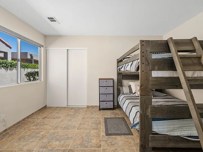 48 Pebble Beach Dr — Photo 23