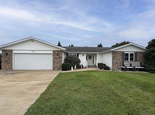 239 Winnebago Dr, Galena, IL 61036