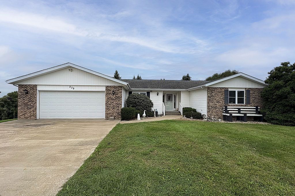 239 Winnebago Dr - Property Image