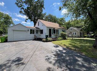 203 Belmore Dr, North Syracuse, NY 13212