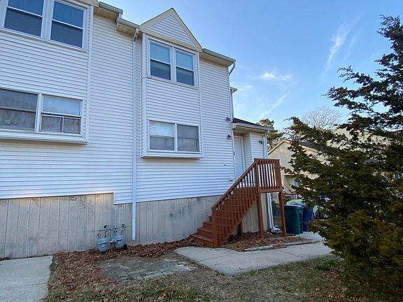 2nd image of 34 N Indian Valley Ct