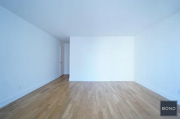 Rented by Bond New York | media 15