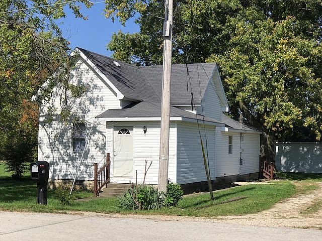 1st image of 1812 E Delta Dr