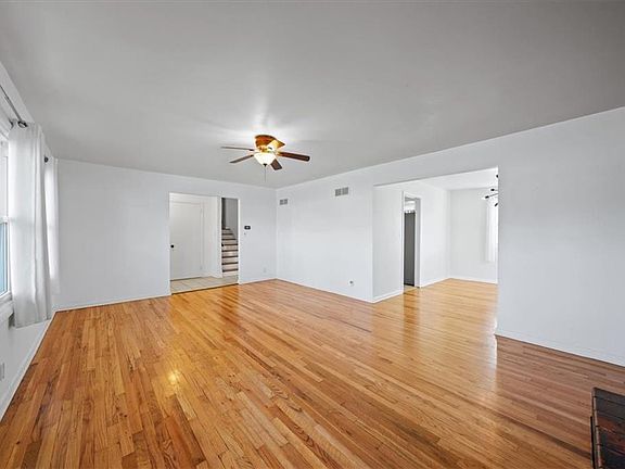 3rd image of 1805 W 21st Ter