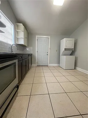 2011 Almonaster Ave — Photo 5