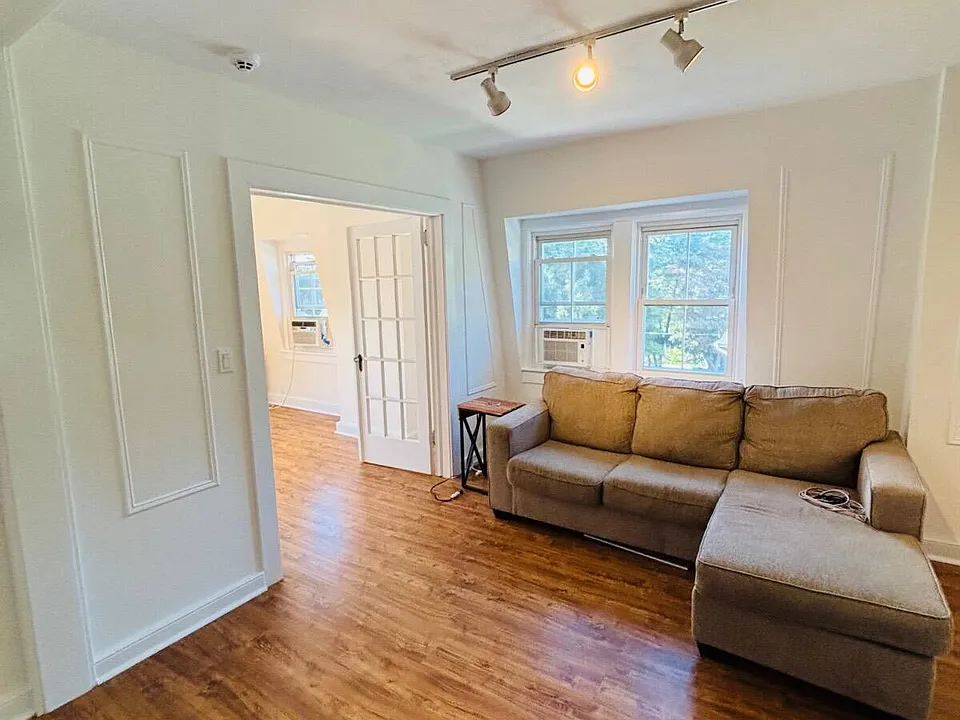 145 Carpenter Ave #4