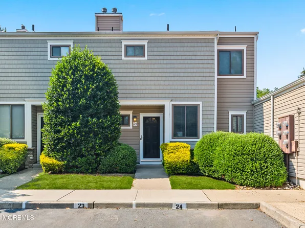 24 Iris Court, Tinton Falls, NJ 07724