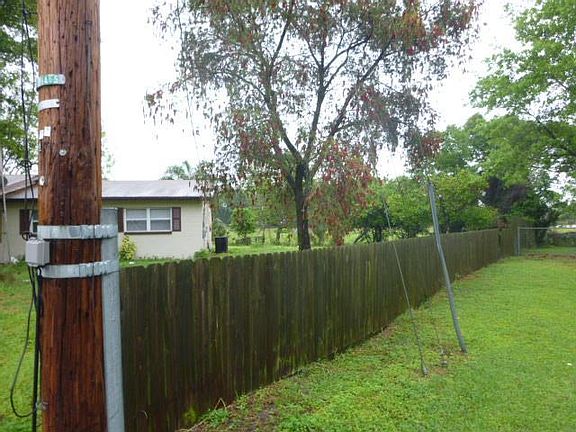2nd image of 1424 NE 1st St