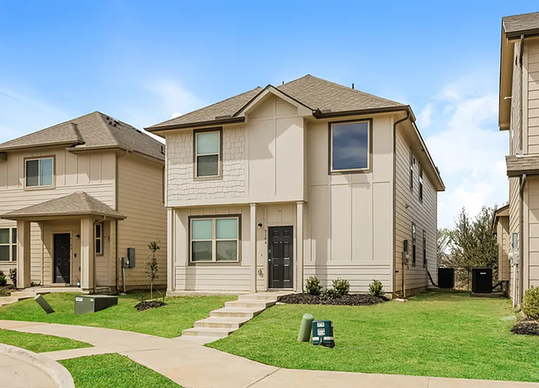 5104 Applegate Dr — Photo 3