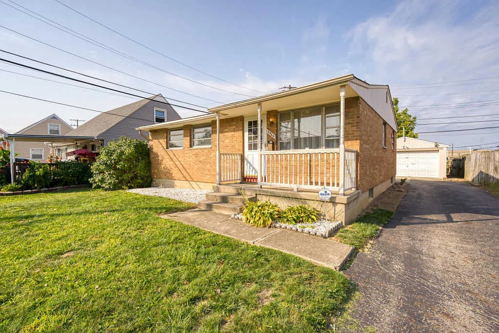 3966 Halsey Pl photo 1