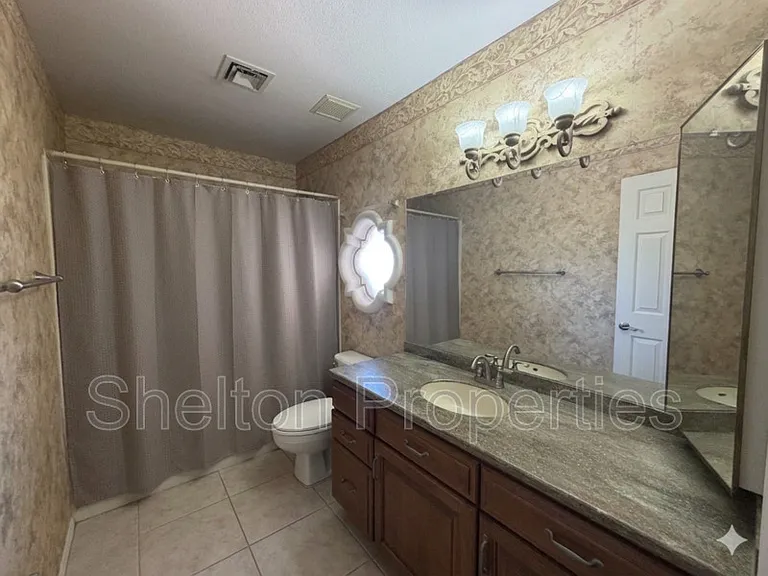9418 W Tonto Ln — Photo 4