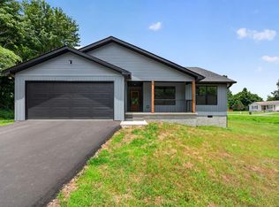 215 James Holman Rd, Sparta, TN 38583