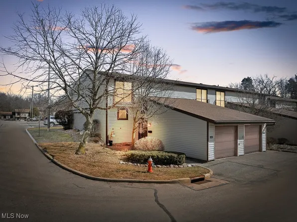 15148 Pine Hill Trl #C9, Middleburg Heights, OH 44130