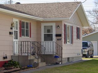 1607 11th Ave N, Grand Forks, ND 58203