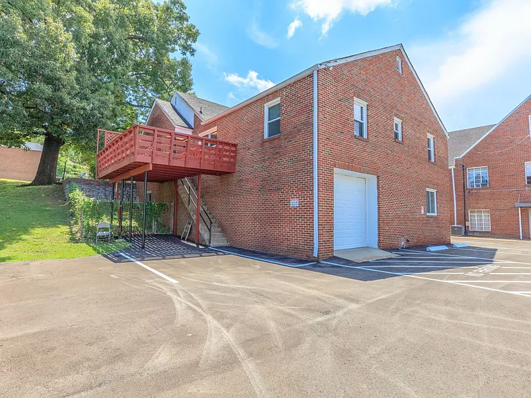 505 N Market St — Photo 29