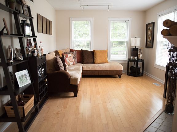 5th image of 804 N Park Ave