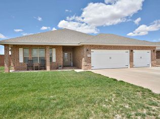 2316 Cobblestone Cir, Clovis, NM 88101