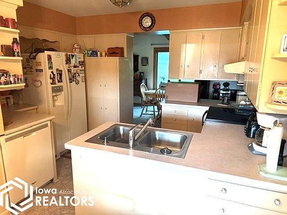 2nd image of 804 S Harriet St