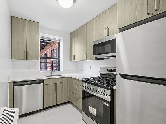 3rd image of 20-10 Seagirt Blvd APT 1C