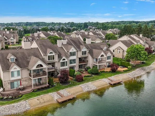 18268 Blue Heron Pointe Dr, Northville, MI 48168