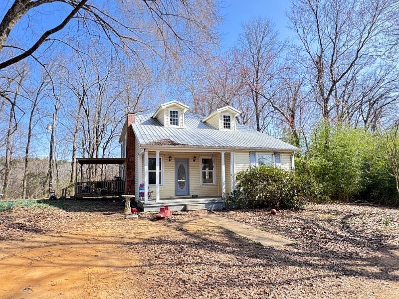 1st image of 660 Prewitt Rd