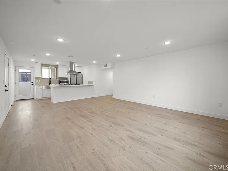 169 S Hoover St — Photo 3
