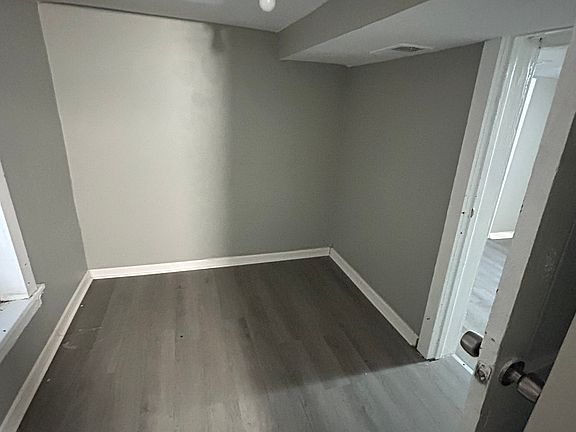 4th image of 1815 W 51st St #1B