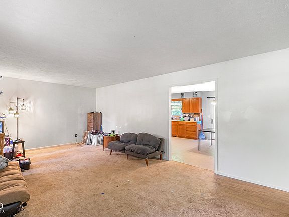 2nd image of 176 Ann Dr