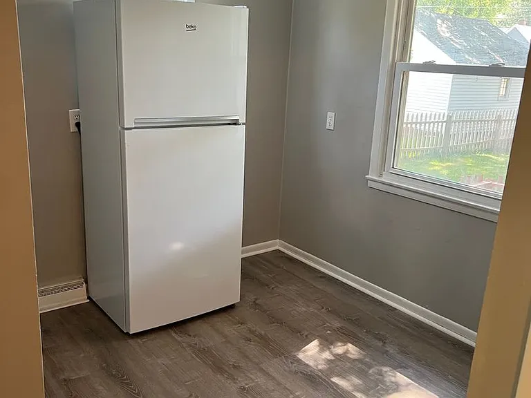 2925 Bellevue Ave — Photo 3