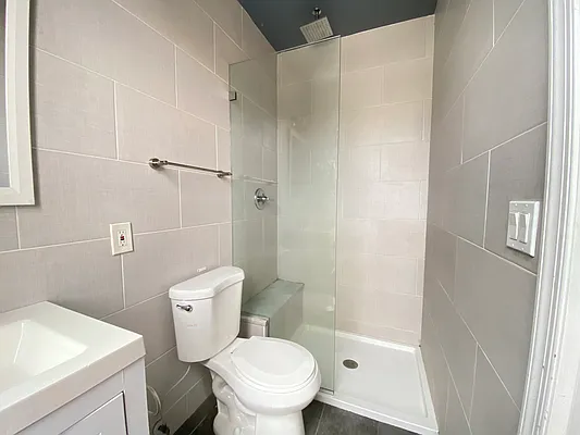 Rented by Kaden Realty | media 12