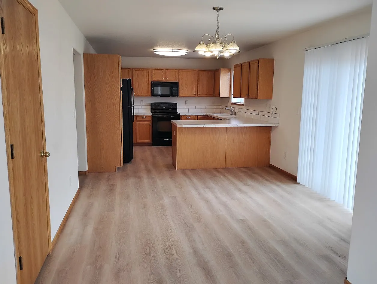 3 bed, 2.5 bath, 1501 sqft, $2,295 — Photo 4