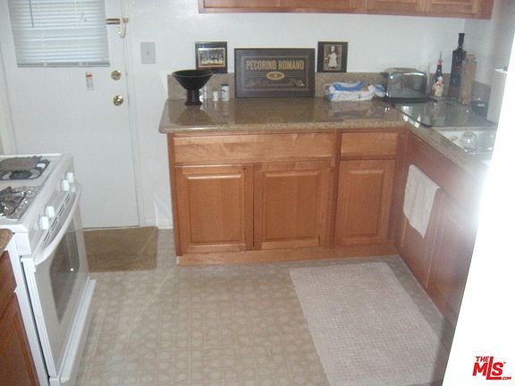 5th image of 9860 Vidor Dr