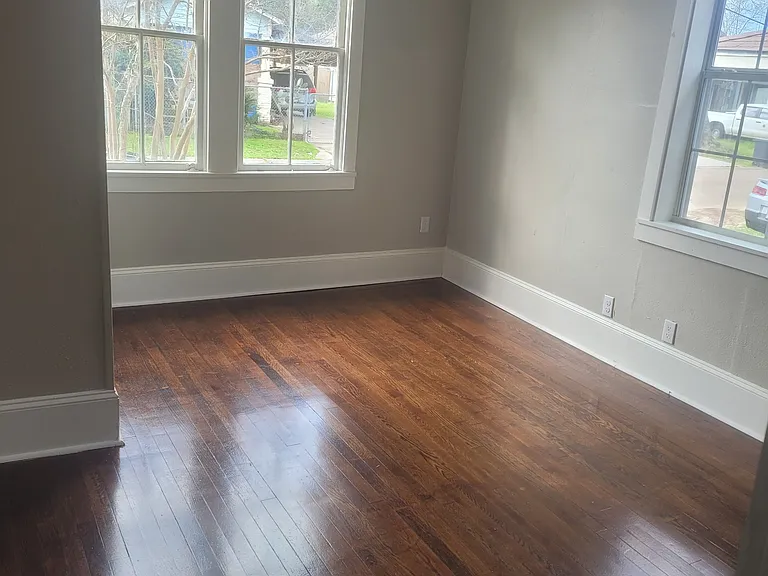562 W Grant St — Photo 5