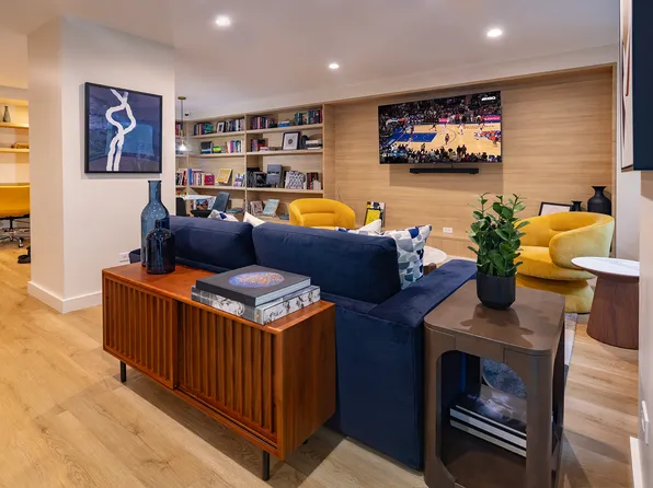 261 West 24th Street image 9 of 12