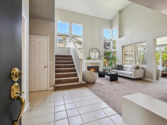 5th image of 6 Horseshoe Bay Court