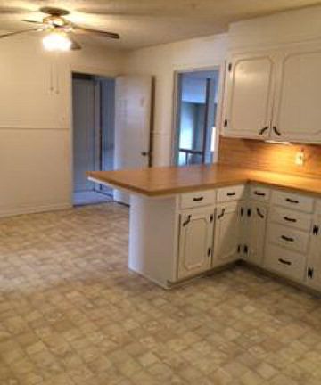 3rd image of 1706 Woodruff Ln