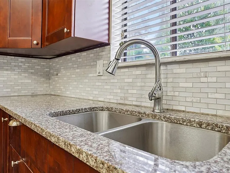 325 Timberline Trl — Photo 23
