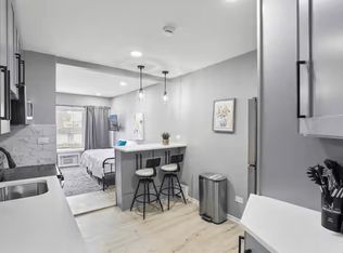 10549 Crown Rd APT 8, Franklin Park, IL 60131