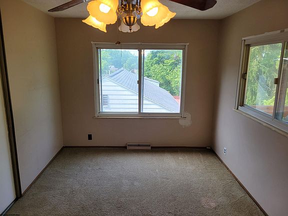 4th image of 929 Garrison Ave