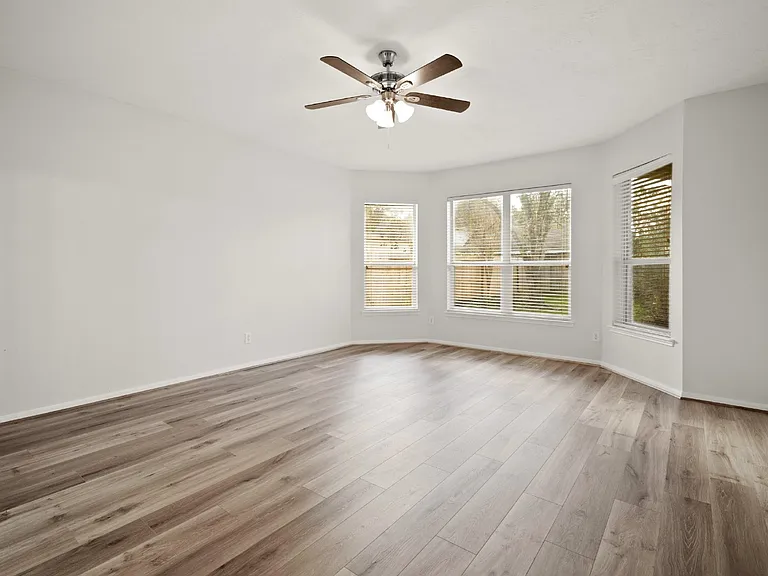 308 Meadow Trail Ct — Photo 10