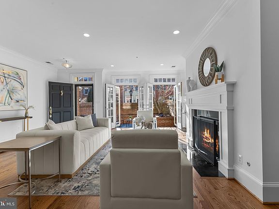 3rd image of 28 Wolfe St #34
